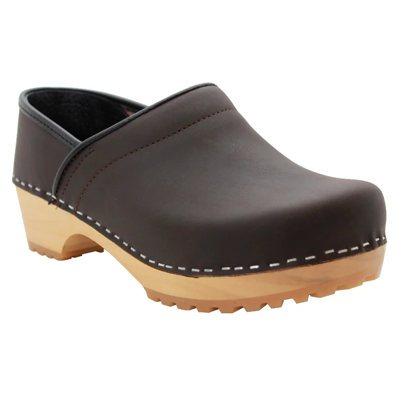 KLÄGN Tindra Wood Closed Back Grip Brown Leather Clogs