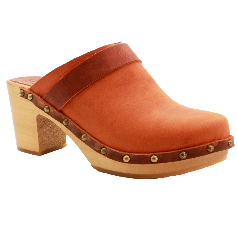 BJORK Maria Wooden Clogs in Vintage Oiled Leather - CLOSEOUT