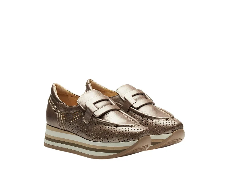 Women's Cher Loafers In Taupe Metallic