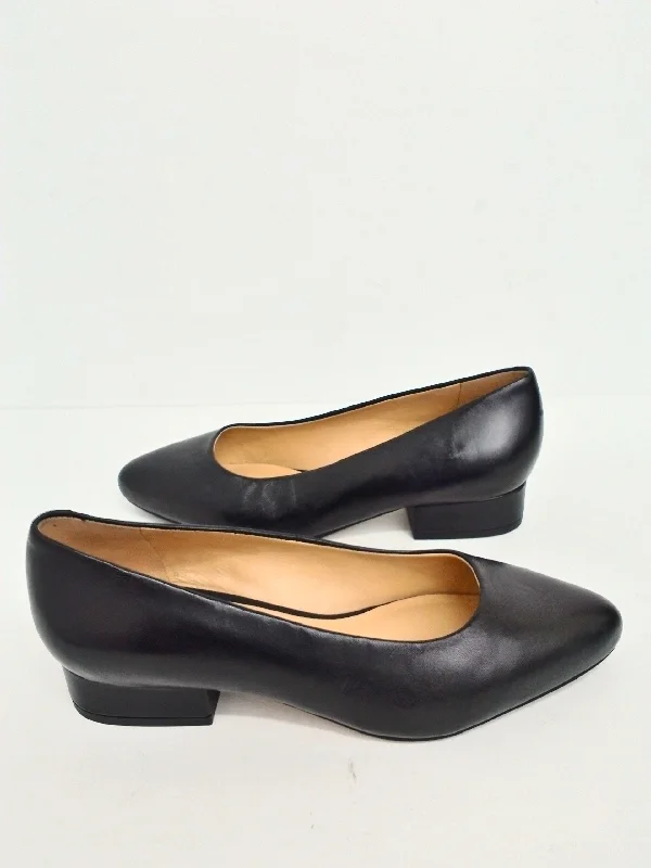 Trotters Women's Black Leather Flats Size 5.5