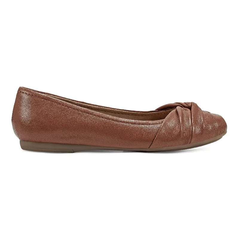 Jacci Lightweight Round Toe Slip-on Dress Flats