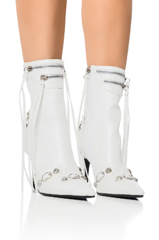 AZALEA WANG BROOKLYN PU BOOTIE IN WHITE